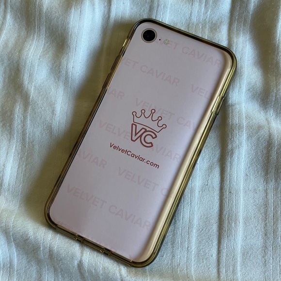 Velvet Caviar Blonde Tort iPhone SE Case - Picture 3 of 9